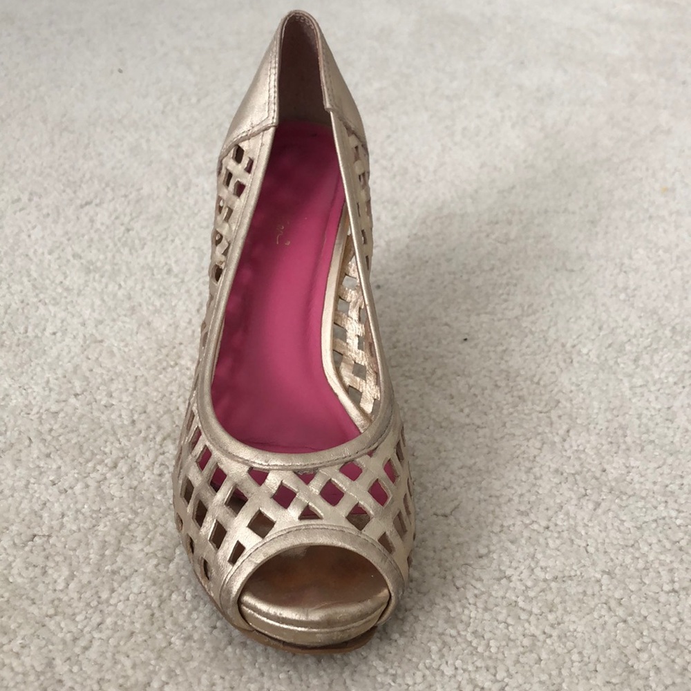 Lilly Pulitzer gold basketweave peep toe wedge